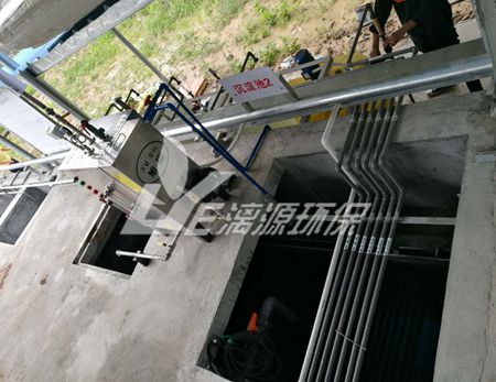 化妝品廢水處理過程中好氧池產(chǎn)生泡沫的原因？