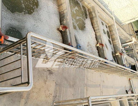 化工污水處理站怎樣進行污泥的培養(yǎng)馴化？